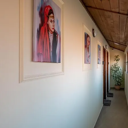 Гостьовий будинок Moma - Charming In The Heart Of Ancient Center Бансько