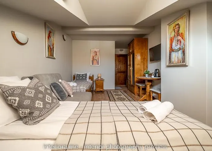 Moma - Charming In The Heart Of Ancient Center Къща за гости 3*