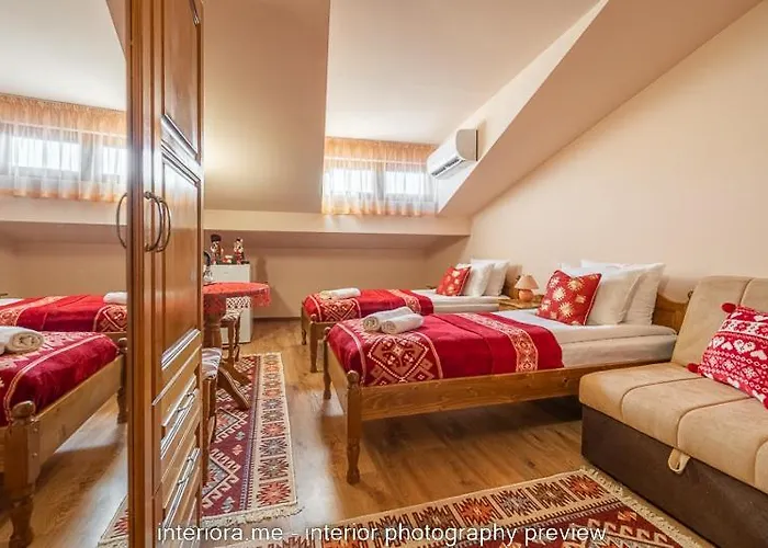 Къща за гости Moma - Charming In The Heart Of Ancient Center 3*